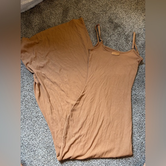 Skims Soft Lounge Maxi Dress - Picture 4 of 4